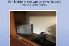 Een-kluisje-in-een-van-de-bovenkastjes
